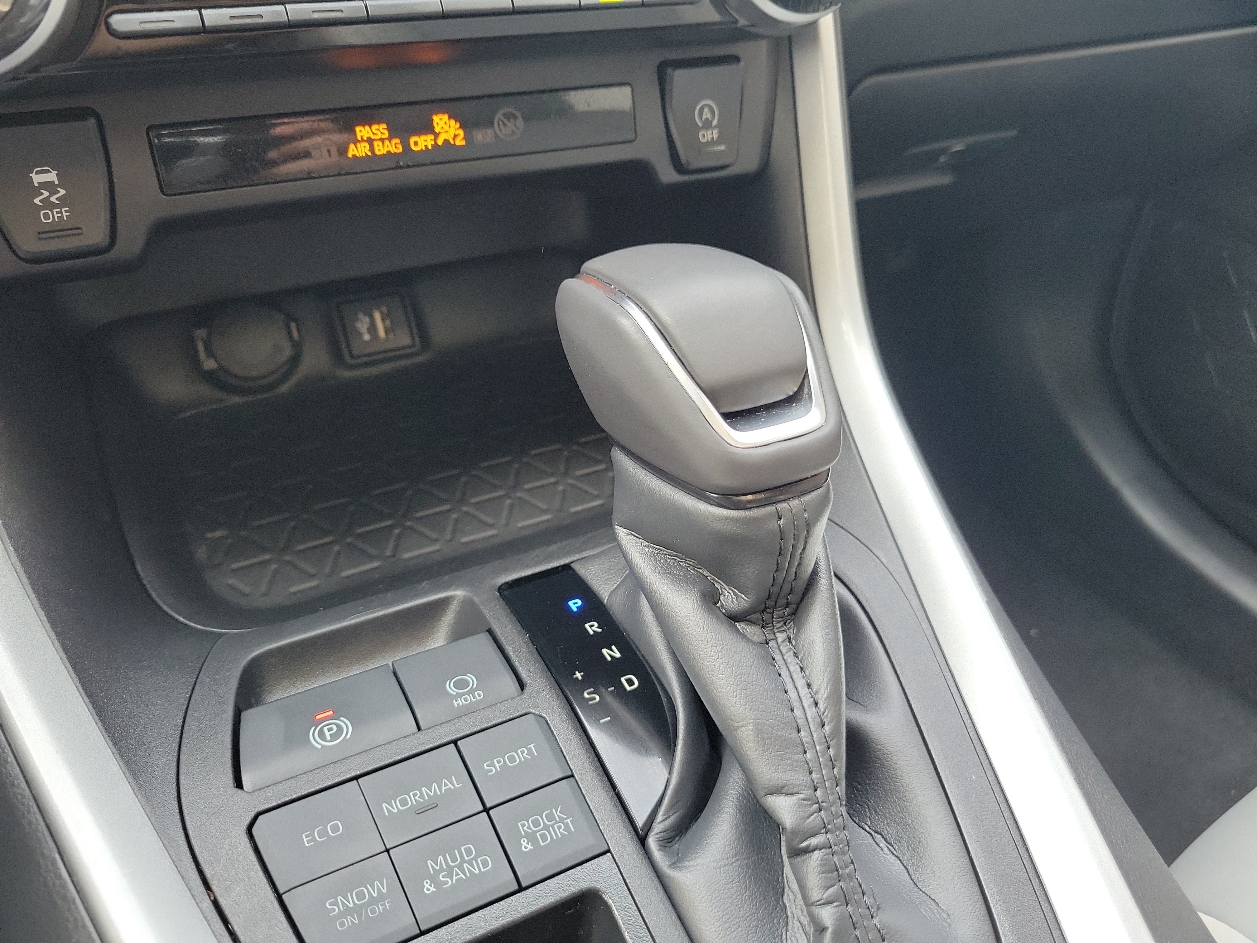 Certified 2024 Toyota RAV4 XLE Premium AWD/4WD image 30