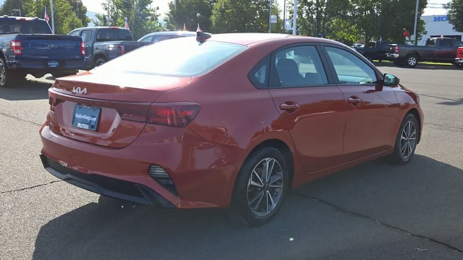 Used 2022 Kia Forte LXS FWD image 8