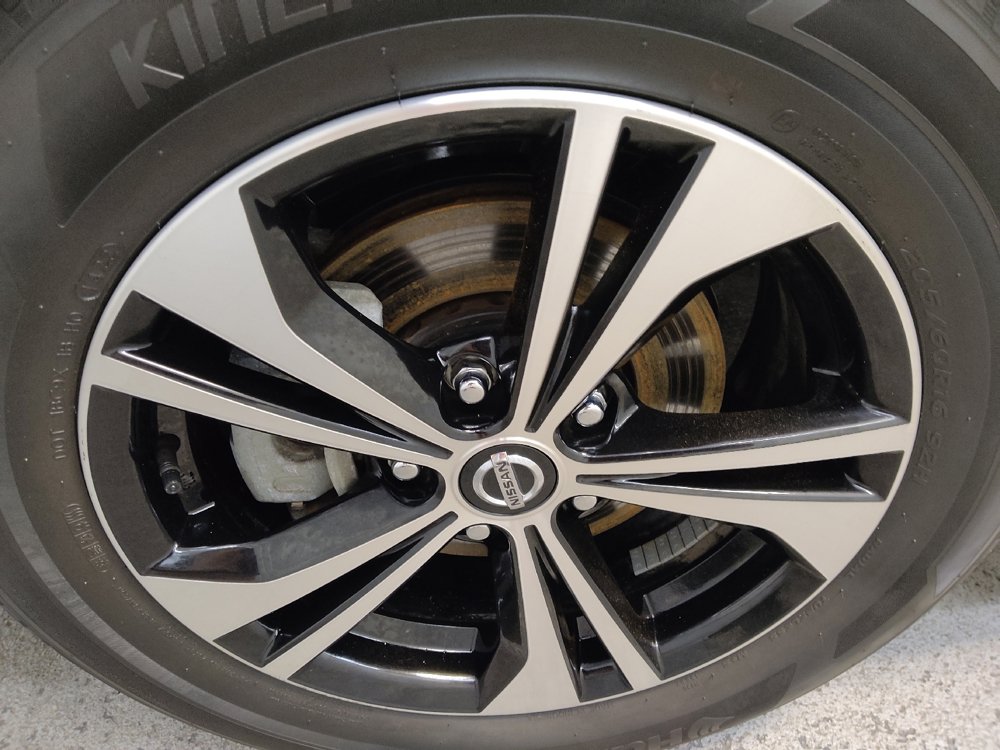Used 2023 Nissan Sentra SV w/ All-Weather Package FWD image 31
