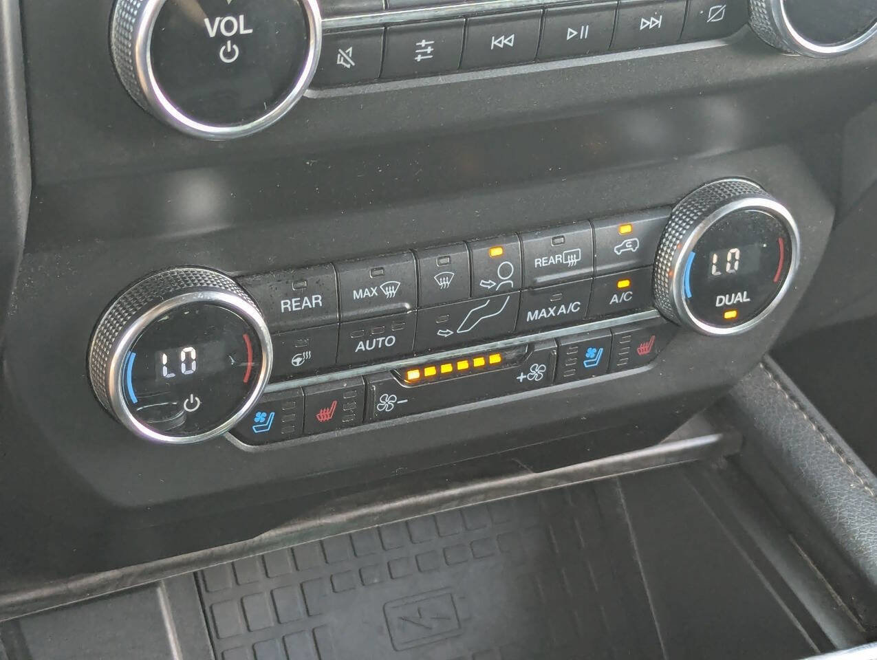 Used 2020 Ford Expedition Max Limited RWD image 32