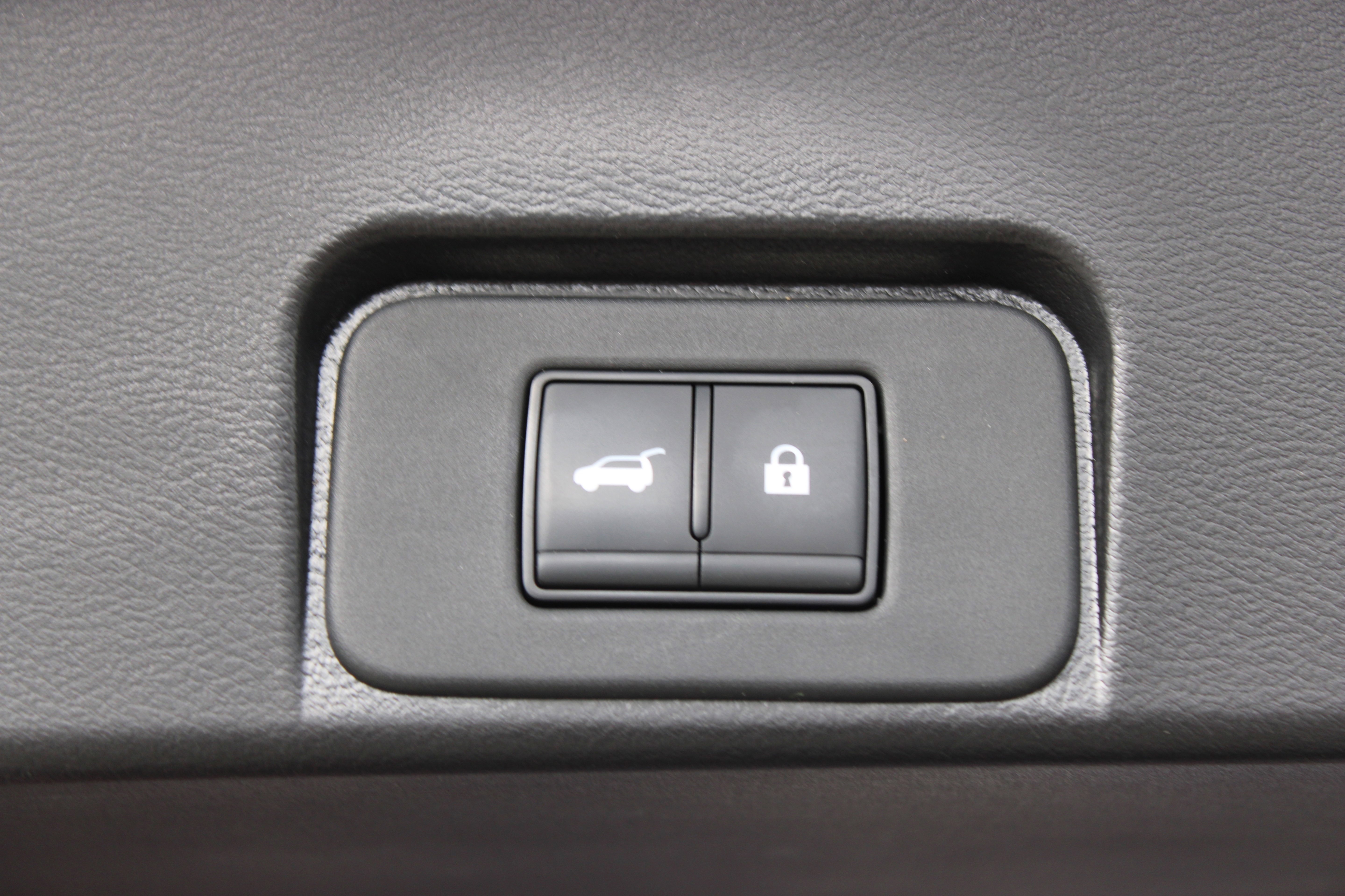 Certified 2023 Nissan Rogue SV w/ SV Premium B Package AWD/4WD image 6