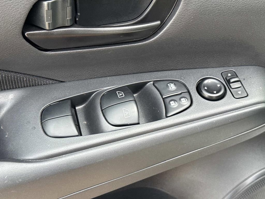Certified 2025 Nissan Kicks Play S FWD image 18