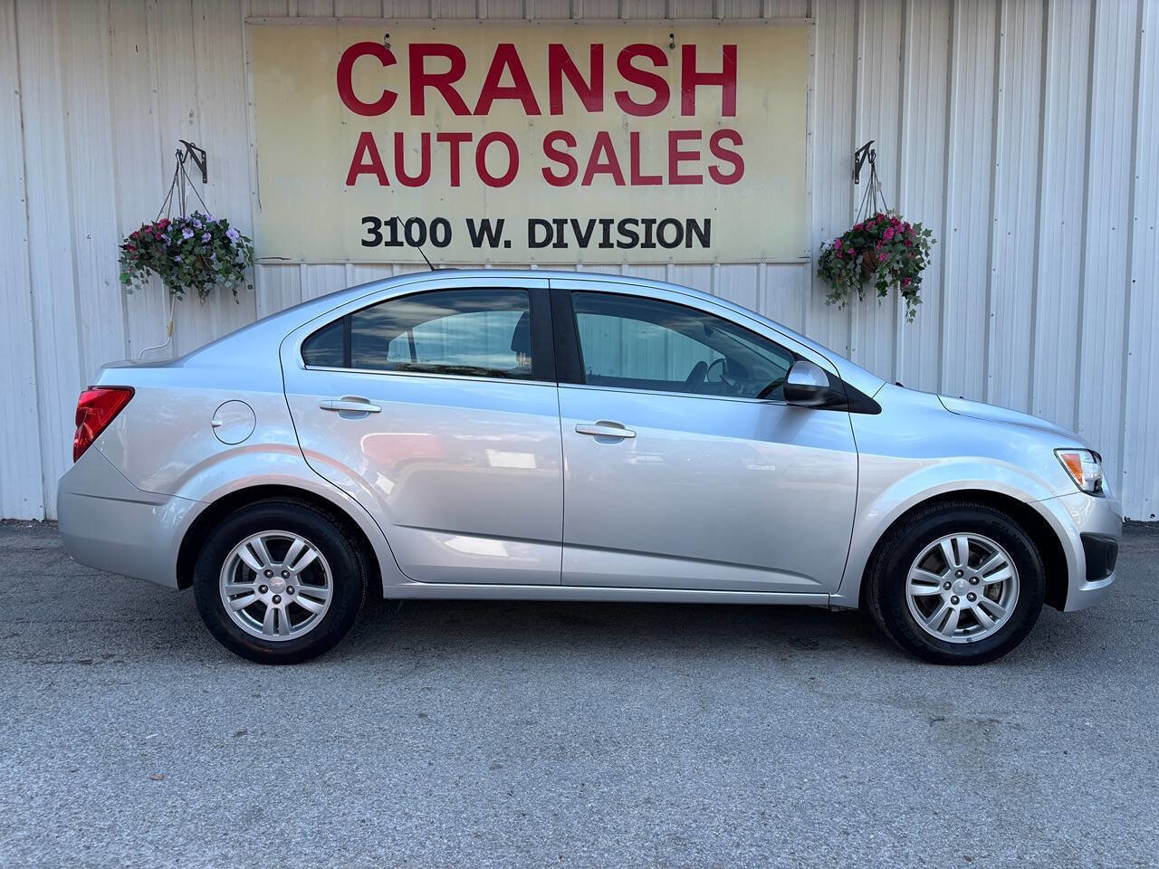 Used 2015 Chevrolet Sonic LT image 2