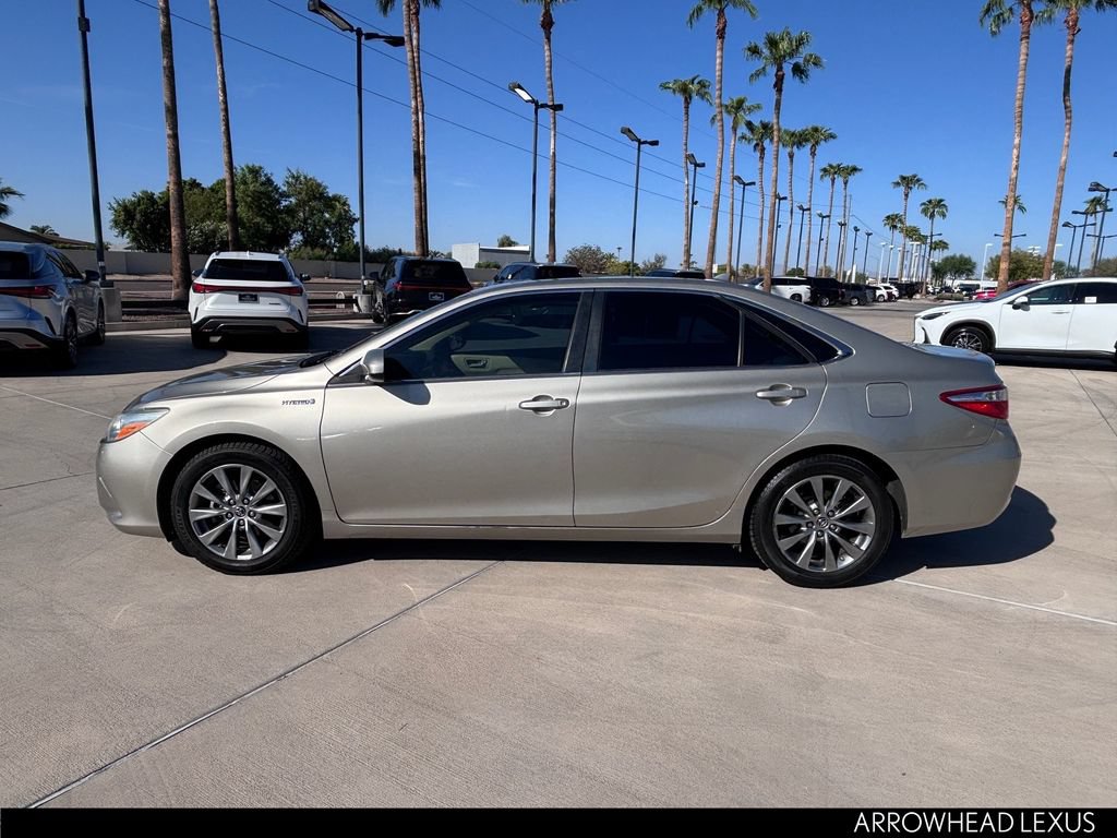 Used 2015 Toyota Camry XLE w/ Moonroof Package FWD image 3