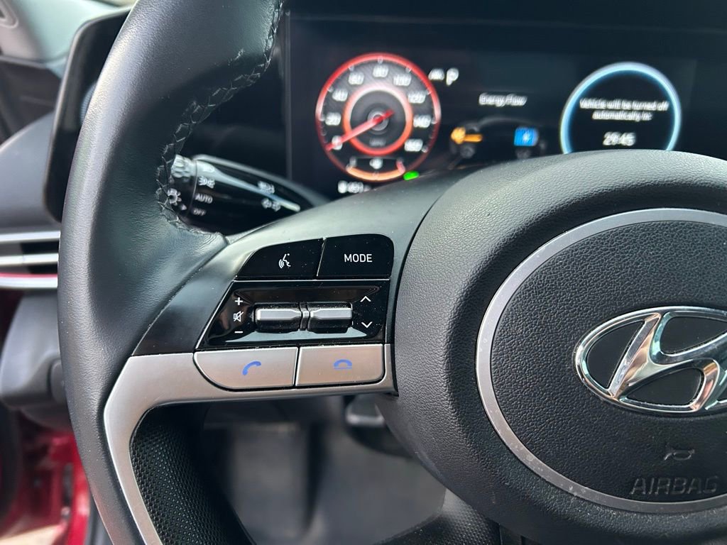 Used 2023 Hyundai Elantra Limited image 24