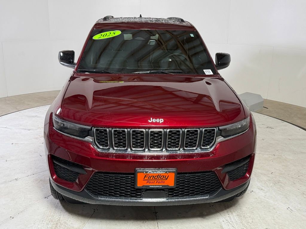 Certified 2025 Jeep Grand Cherokee Laredo X w/ Luxury Tech Group I image 2