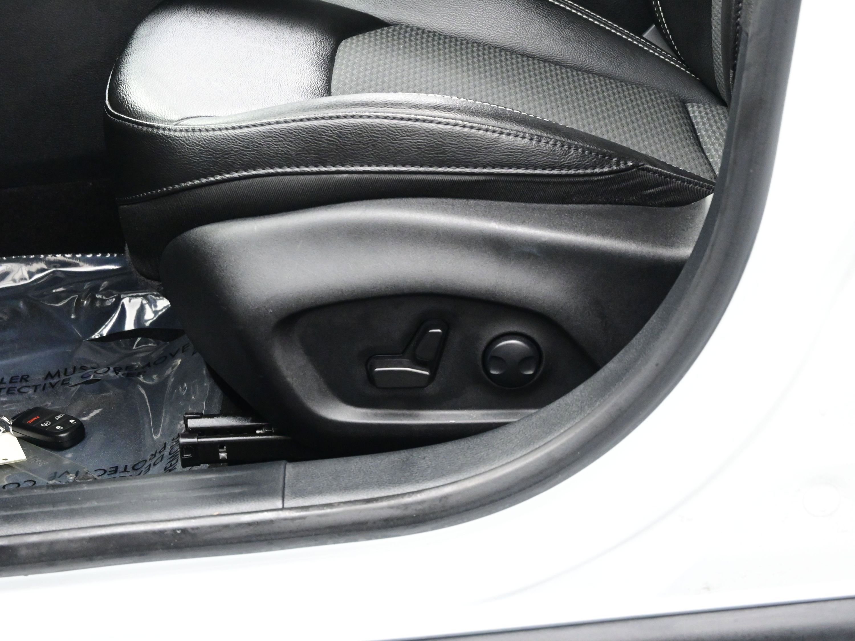 Used 2024 Jeep Compass Latitude w/ Convenience Group image 11