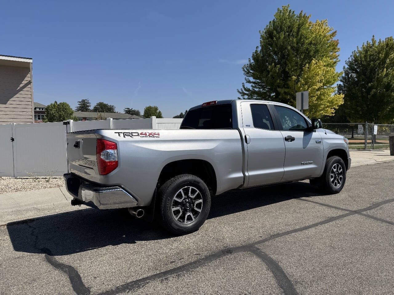 Used 2018 Toyota Tundra SR5 w/ TRD Off Road Package AWD/4WD image 5