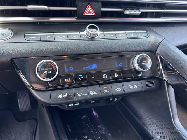 Used 2023 Hyundai Elantra Limited FWD image 25