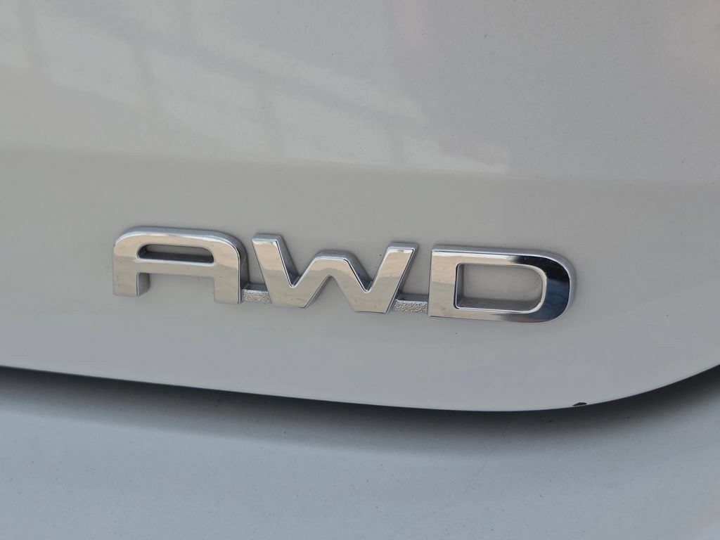 Used 2021 Toyota Highlander L AWD/4WD image 25