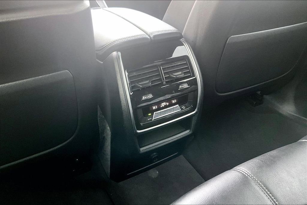 Used 2022 BMW X5 sDrive40i w/ M Sport Package image 31