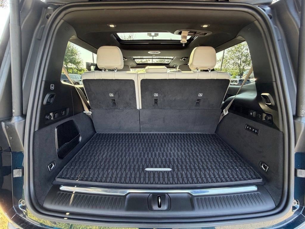 New 2026 Jeep Grand Wagoneer Summit w/ Premium Group III AWD/4WD image 30