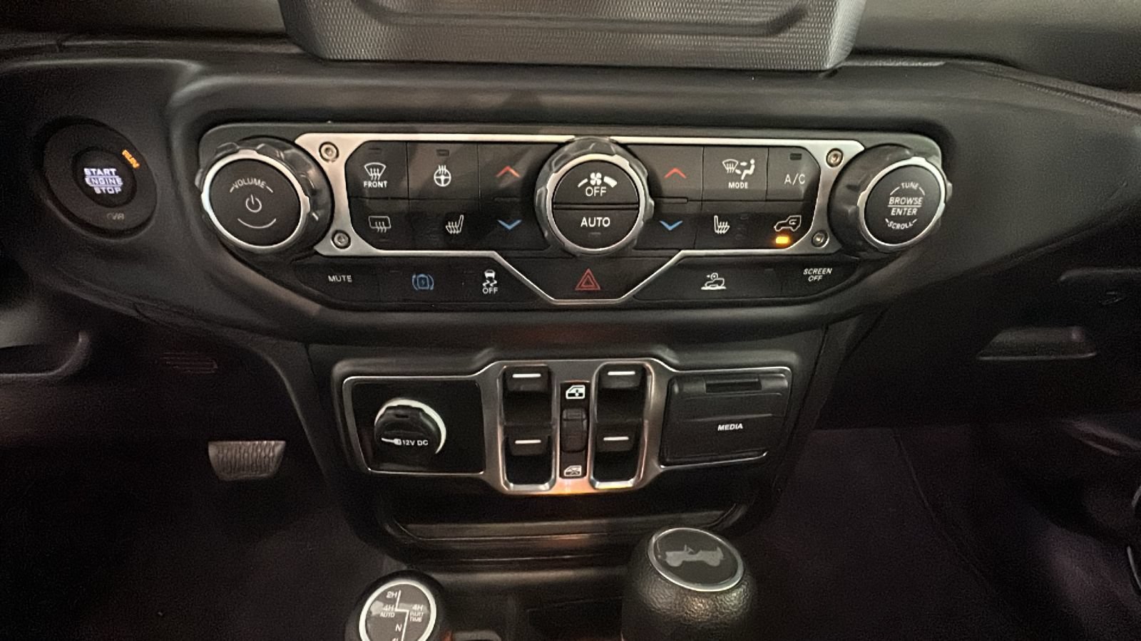 Used 2023 Jeep Wrangler Unlimited w/ Cold Weather Group AWD/4WD image 26