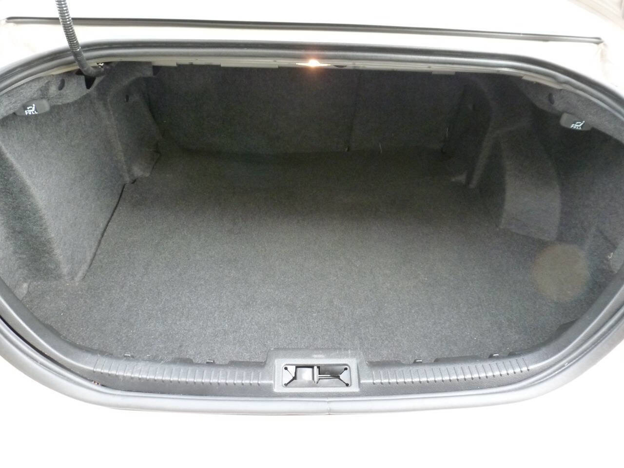 Used 2010 Ford Fusion SE FWD image 15