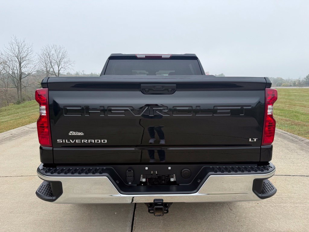 Used 2025 Chevrolet Silverado 1500 LT AWD/4WD image 4