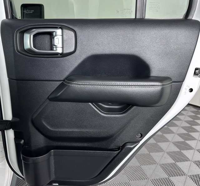 Used 2018 Jeep Wrangler Unlimited Rubicon image 28