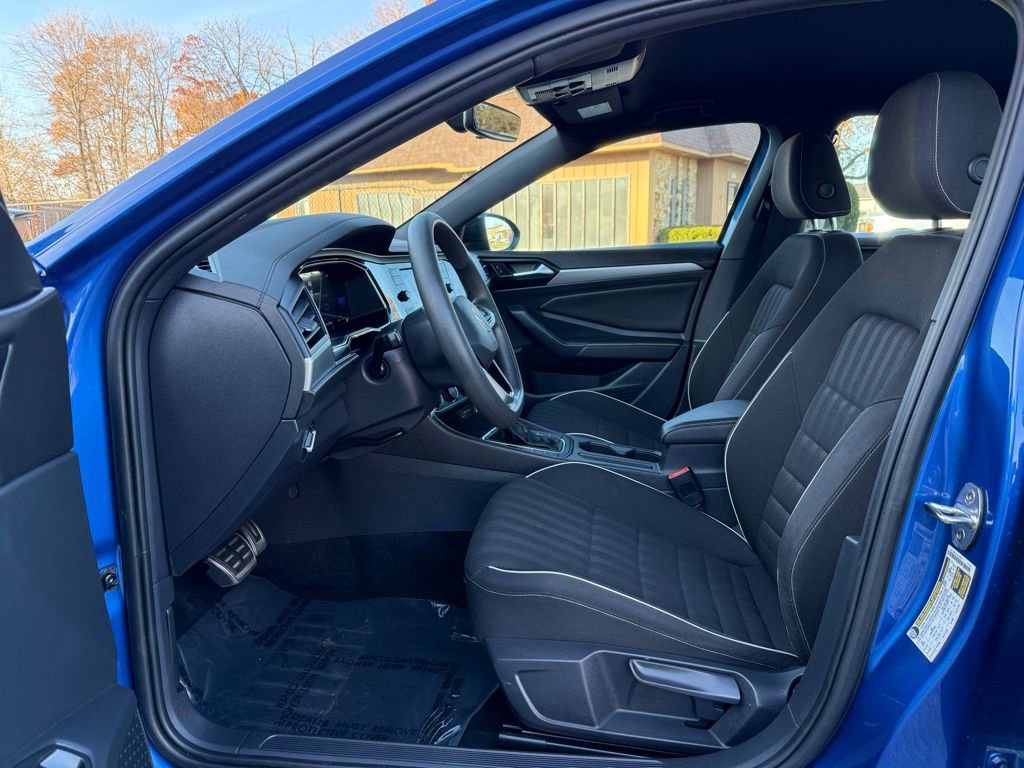 Used 2023 Volkswagen Jetta Sport FWD image 9