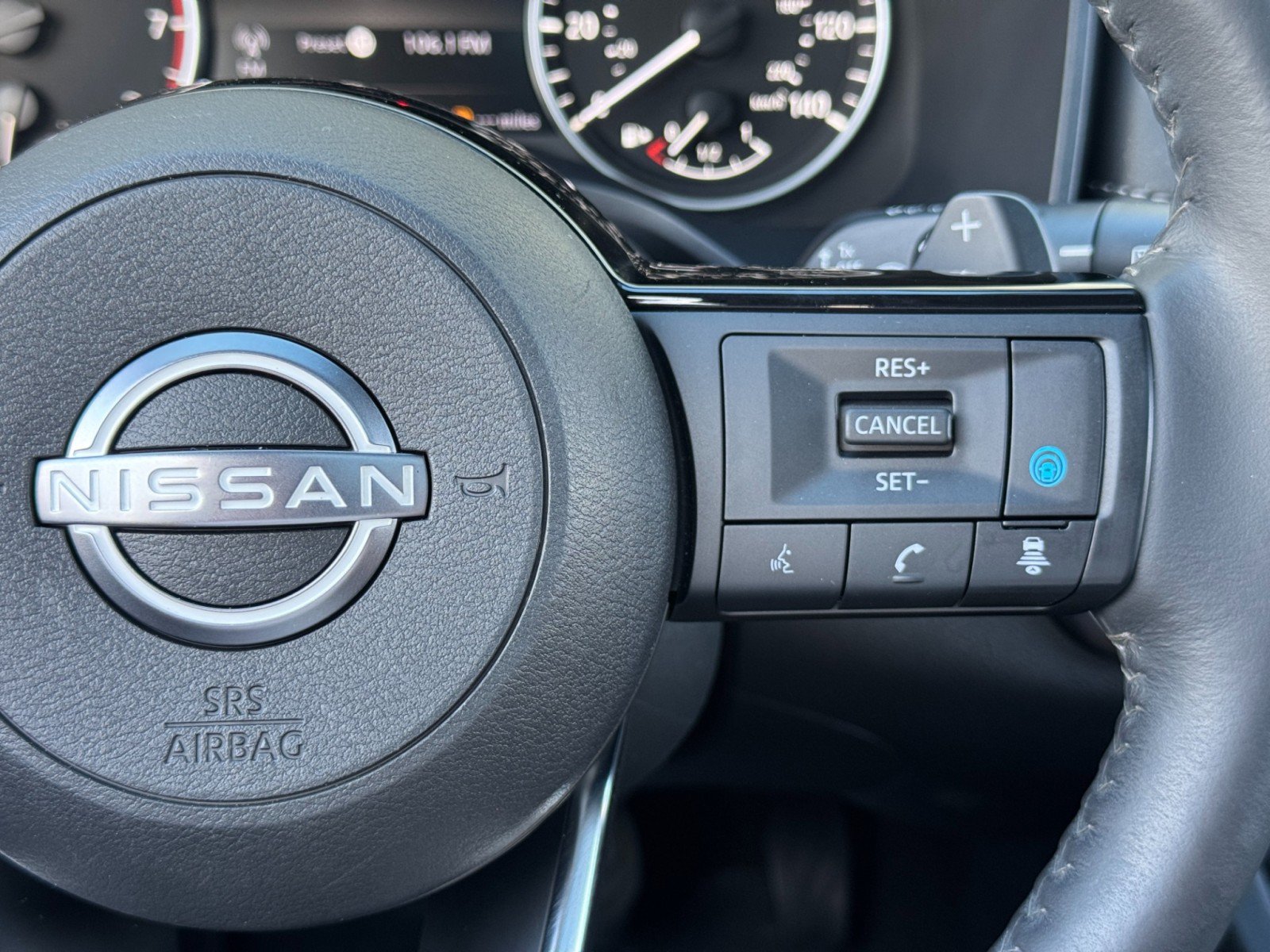 Used 2023 Nissan Rogue SV w/ SV Premium B Package FWD image 21