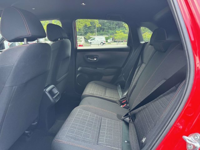 Used 2025 Honda HR-V Sport image 16