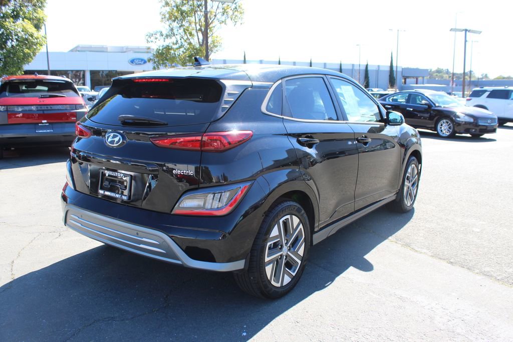 Used 2023 Hyundai Kona Limited image 7