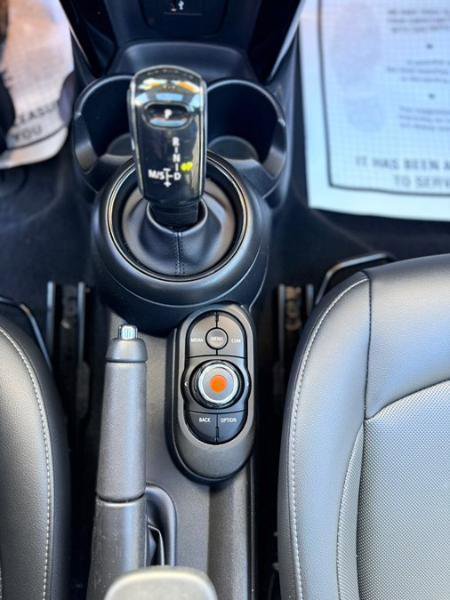 Used 2022 MINI Cooper 4-Door Hardtop FWD image 18