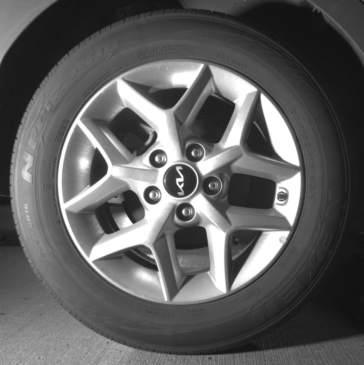 Used 2025 Kia Soul LX w/ LX Technology Package FWD image 12