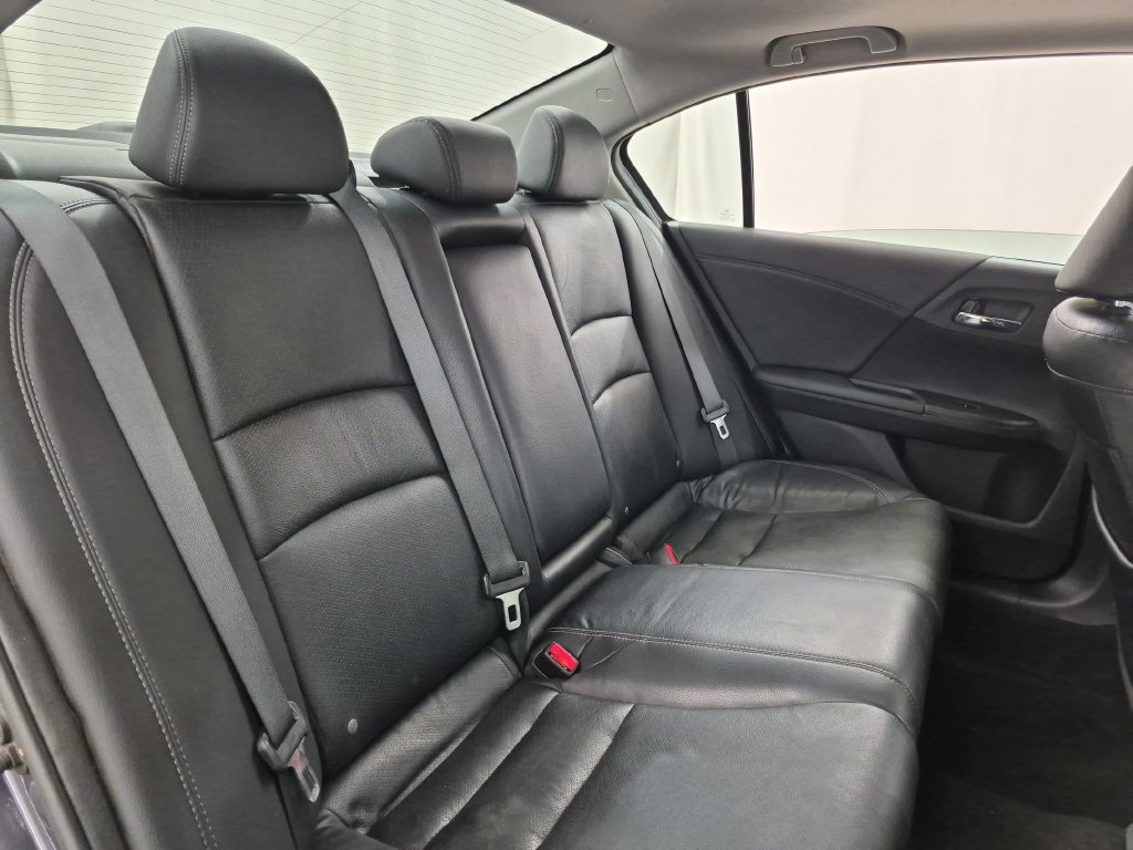 Used 2017 Honda Accord EX-L image 32