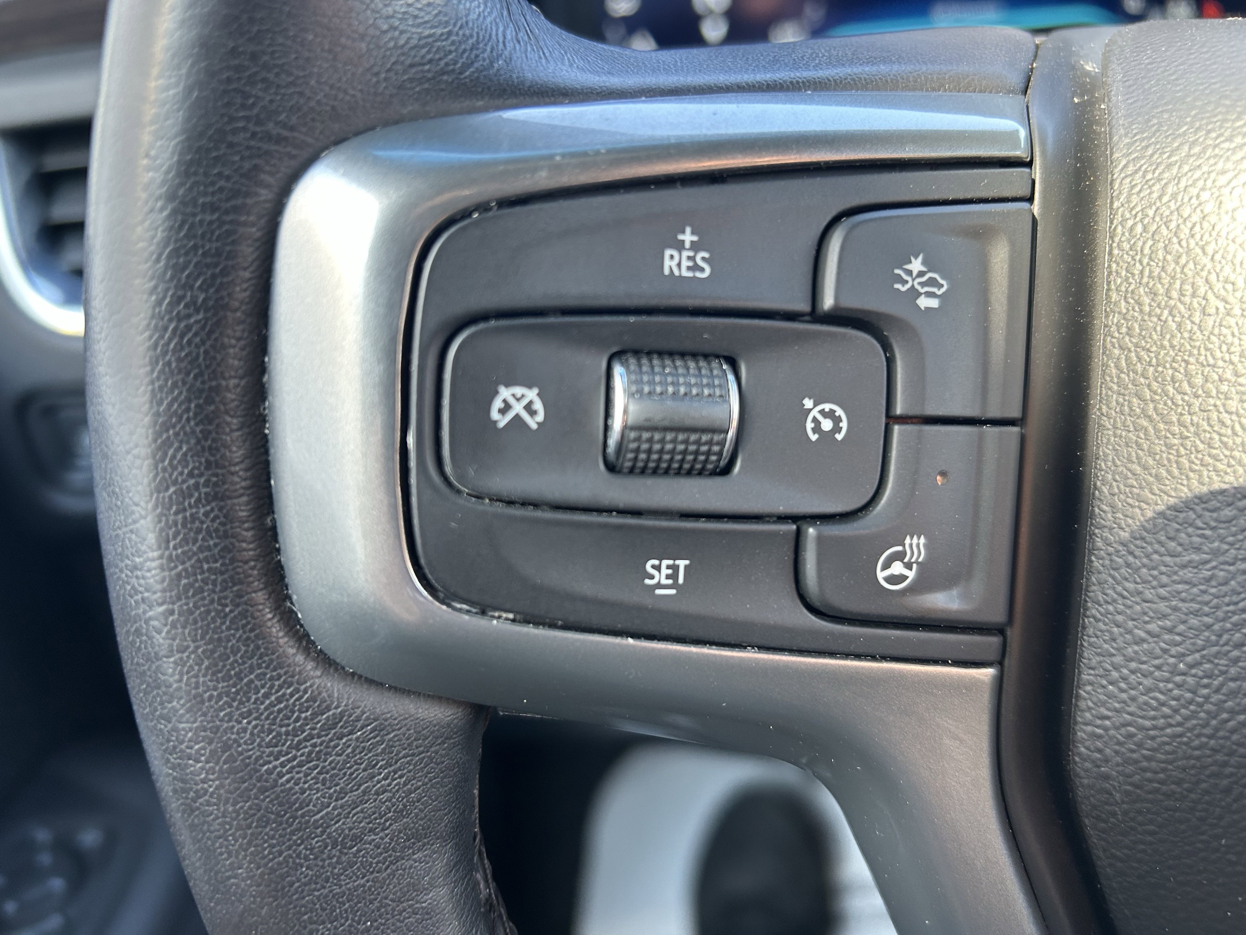 Used 2022 Chevrolet Tahoe Z71 w/ Luxury Package image 40