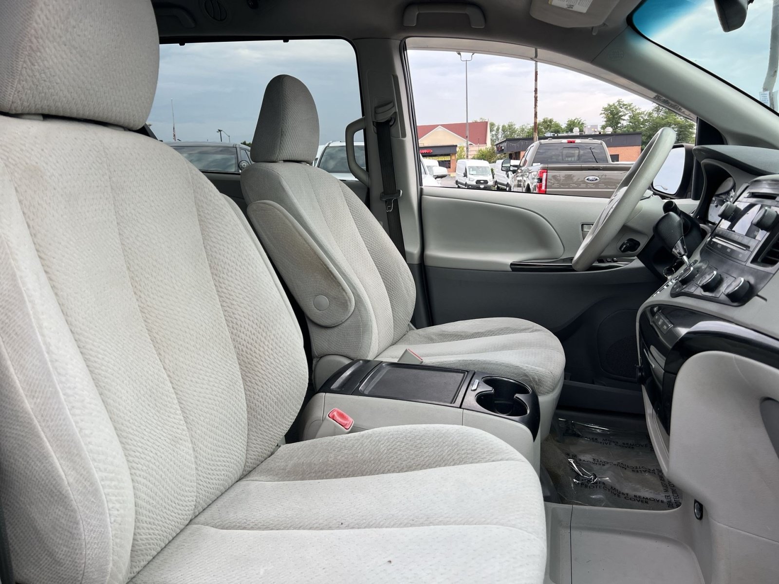Used 2012 Toyota Sienna LE FWD image 26