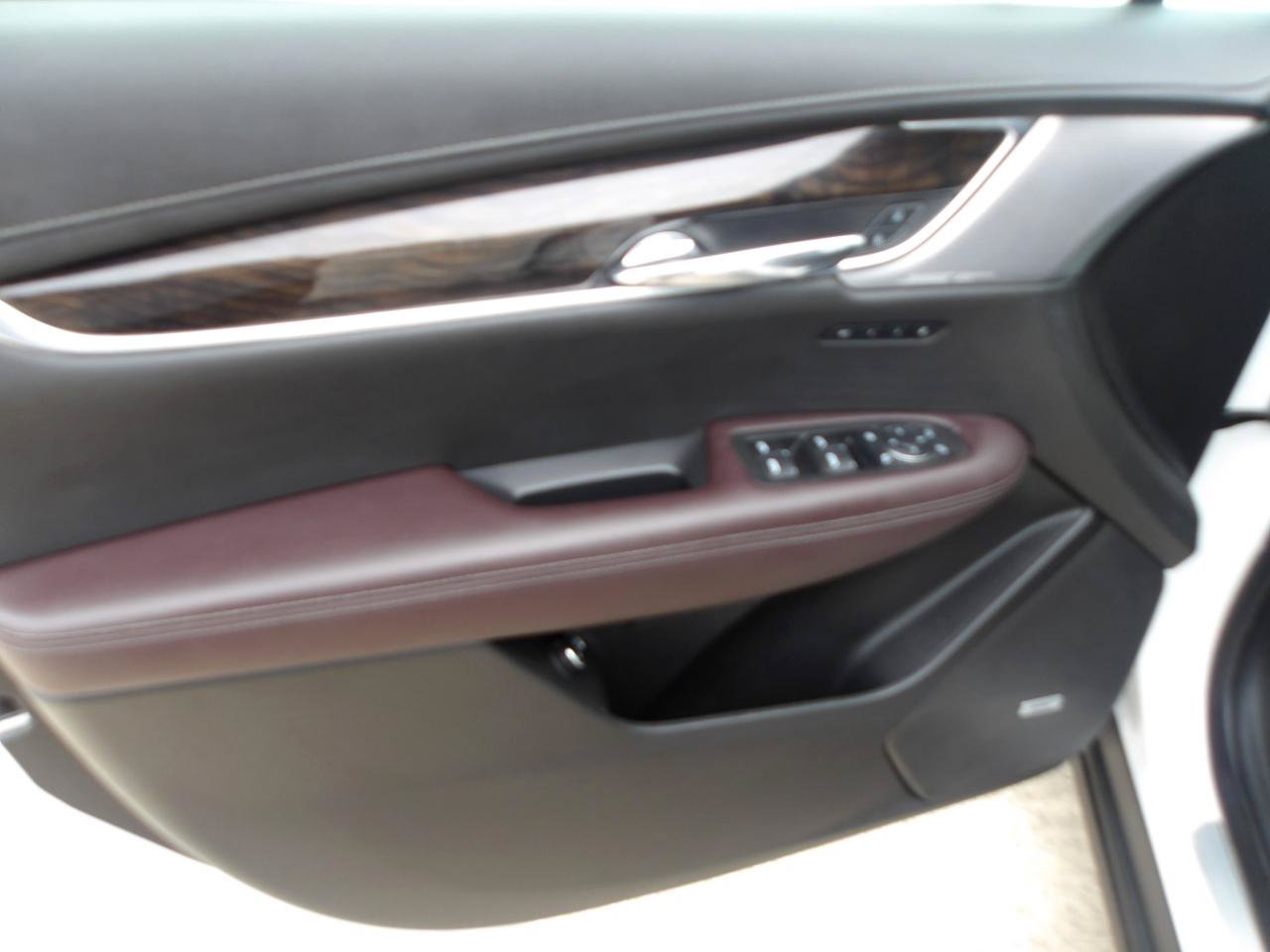 Used 2021 Cadillac XT6 Premium Luxury FWD image 18