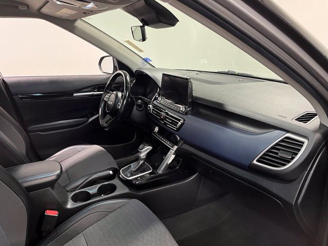Used 2022 Kia Seltos S FWD image 11