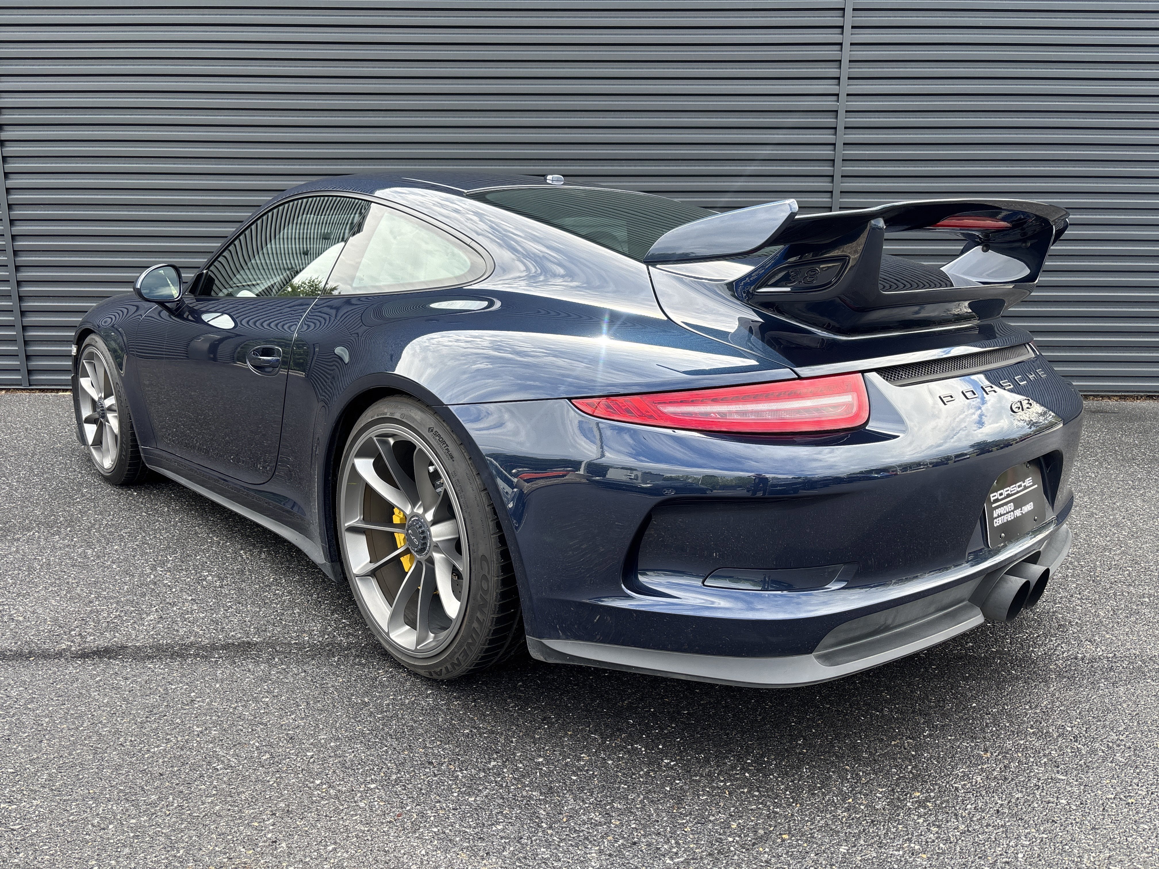 Used 2015 Porsche 911 GT3 RWD image 3