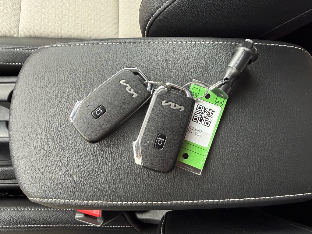 Certified 2024 Kia Soul GT-Line FWD image 33