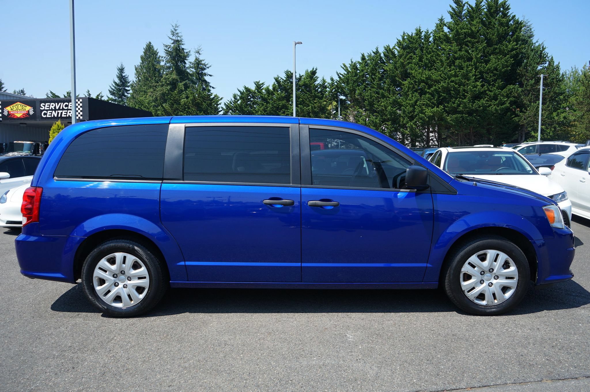 Used 2019 Dodge Grand Caravan SE w/ UConnect Hands-Free Group FWD image 6