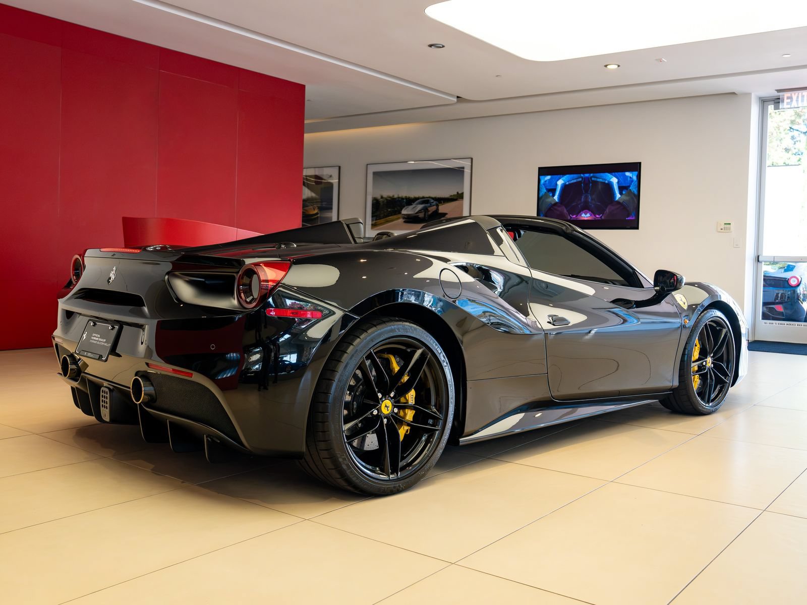 Used 2018 Ferrari 488 Spider RWD image 6