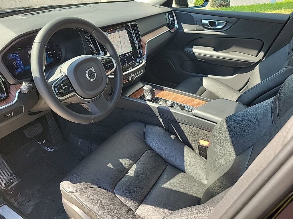 Used 2025 Volvo S60 B5 Plus AWD/4WD image 12
