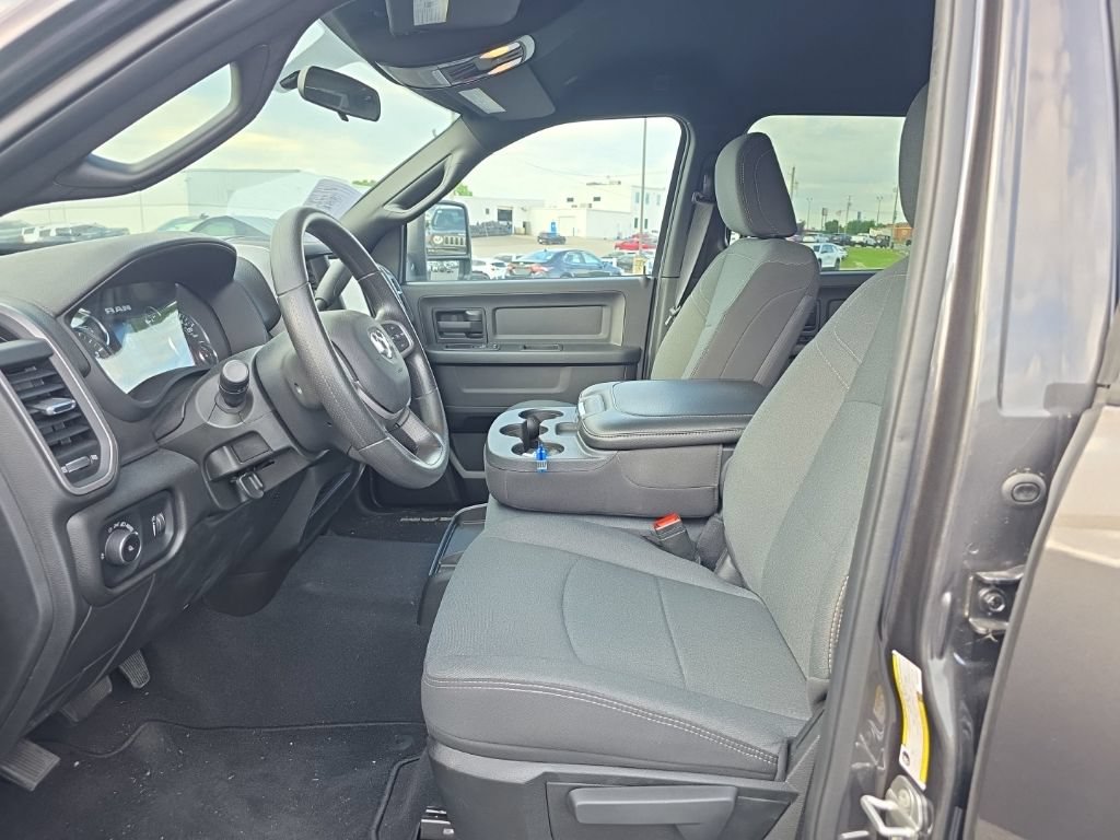 Used 2024 RAM 3500 Tradesman w/ Chrome Appearance Group AWD/4WD image 8