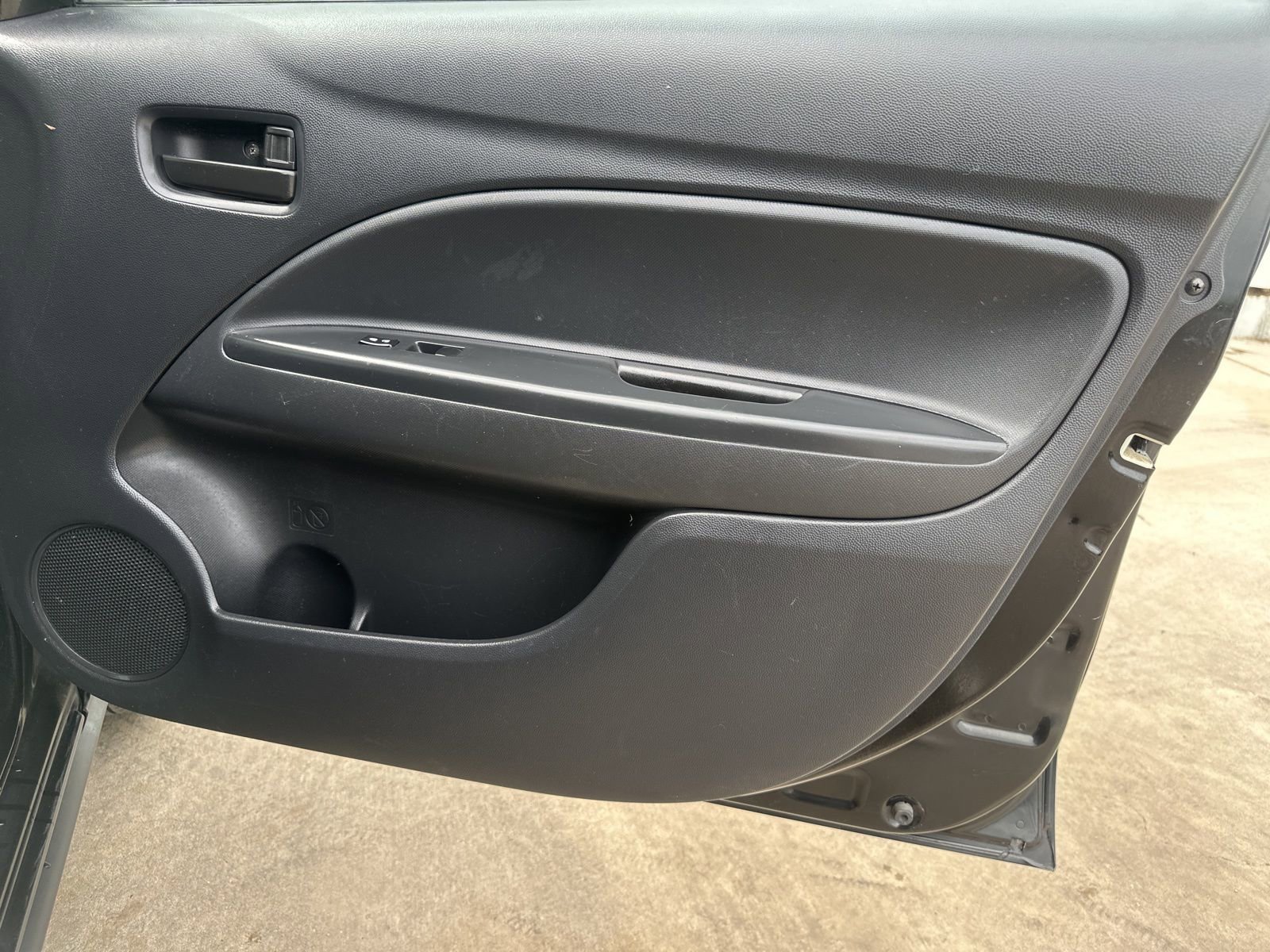 Used 2015 Mitsubishi Mirage DE FWD image 15