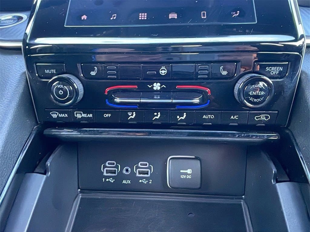 Used 2023 Jeep Grand Cherokee Altitude image 28