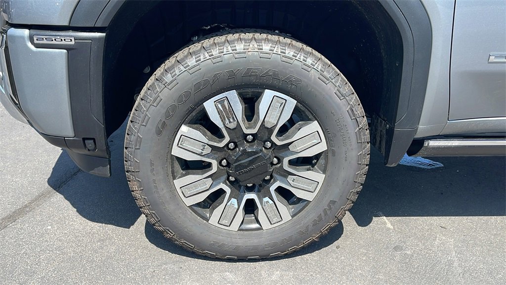 New 2025 GMC Sierra 2500 Denali w/ Denali Reserve Package image 9