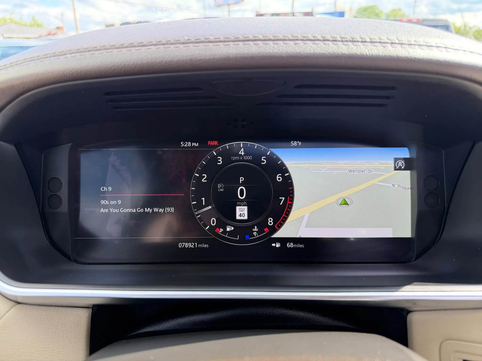 Used 2019 Land Rover Range Rover Sport HSE AWD/4WD image 29