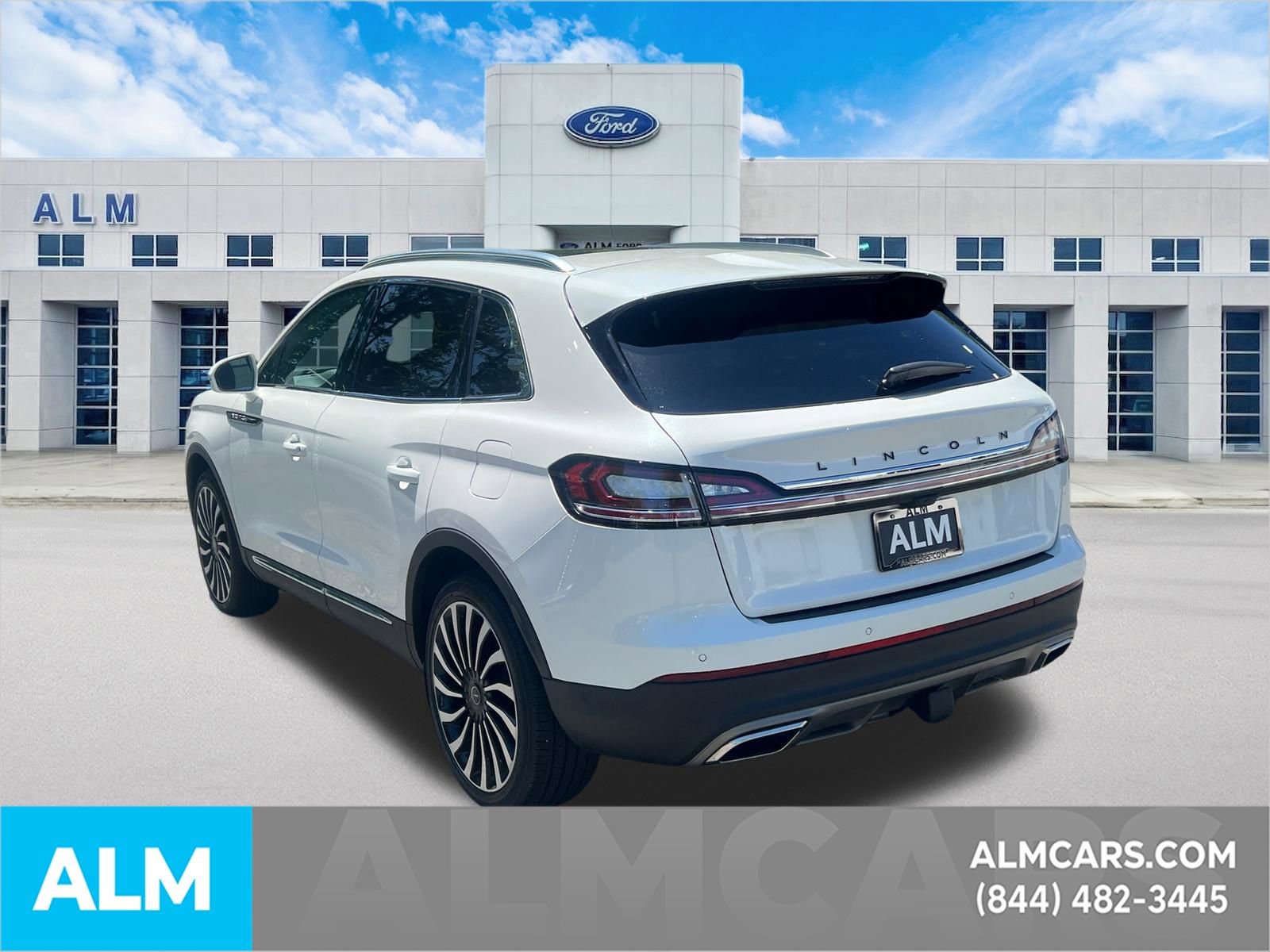 Used 2023 Lincoln Nautilus Black Label w/ Class II Trailer Tow Package AWD/4WD image 8