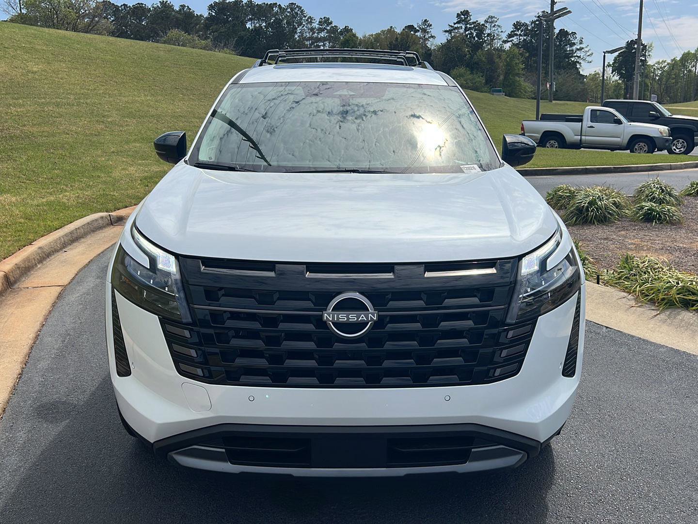 New 2026 Nissan Pathfinder SL w/ SL Premium Package image 9