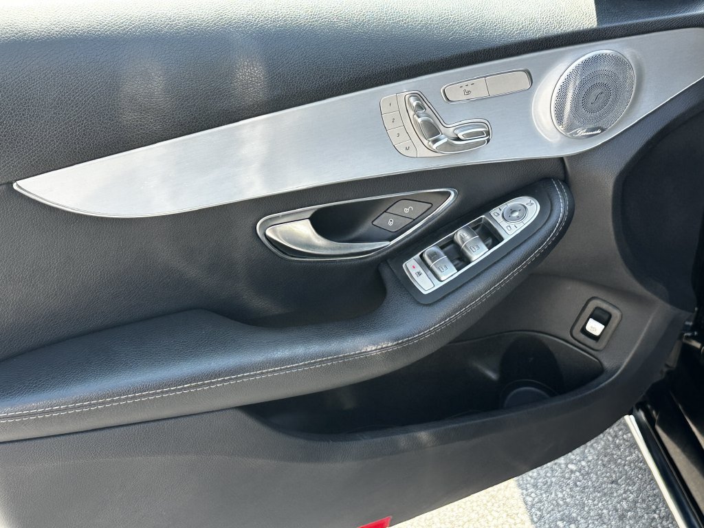 Used 2020 Mercedes-Benz C 300 Sedan image 11