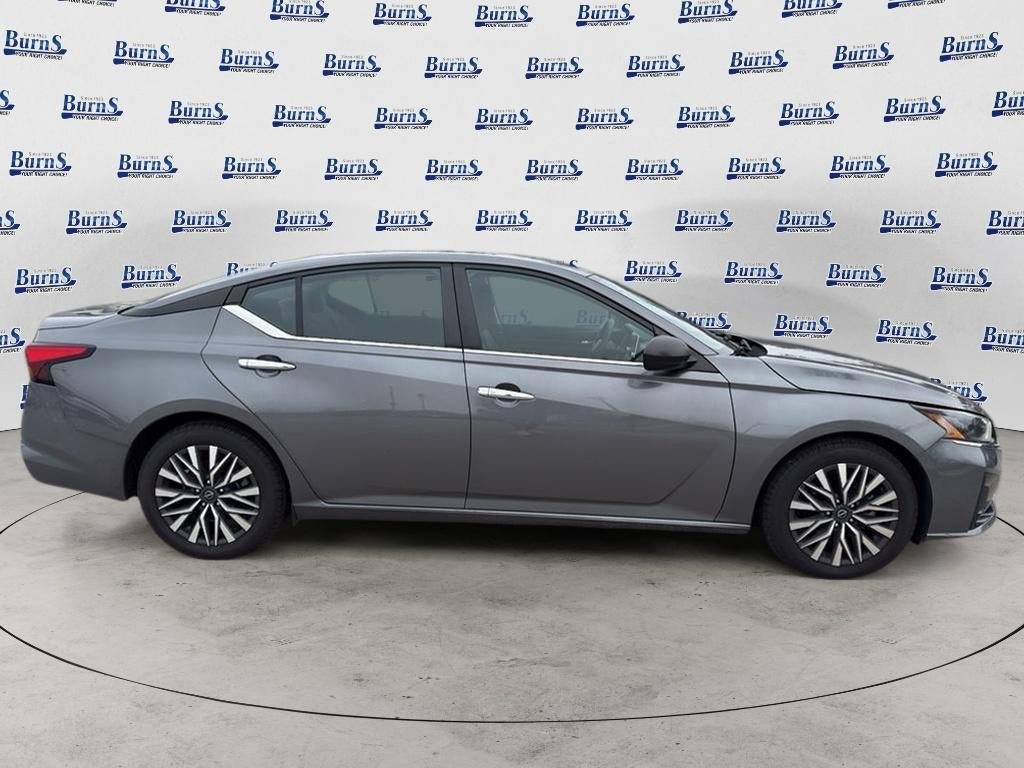 Used 2024 Nissan Altima 2.5 SV FWD image 8