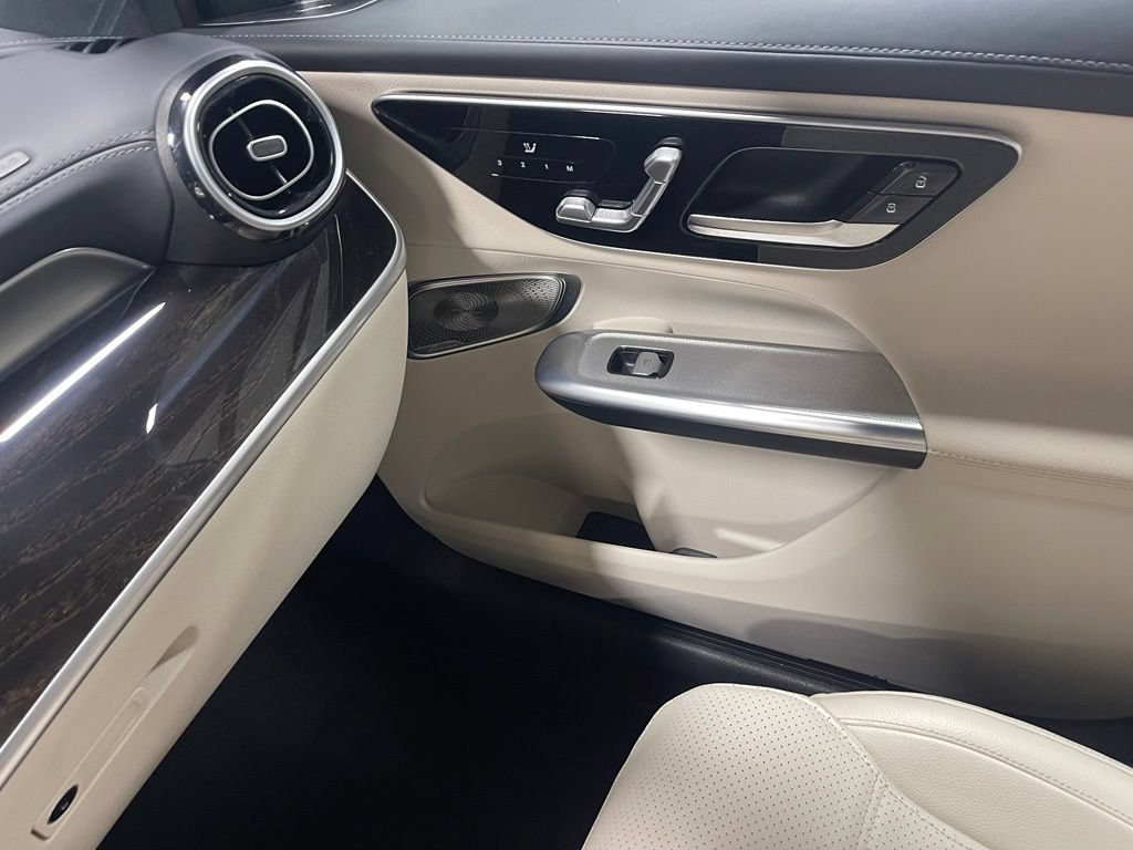 Used 2023 Mercedes-Benz GLC 300 4MATIC image 27
