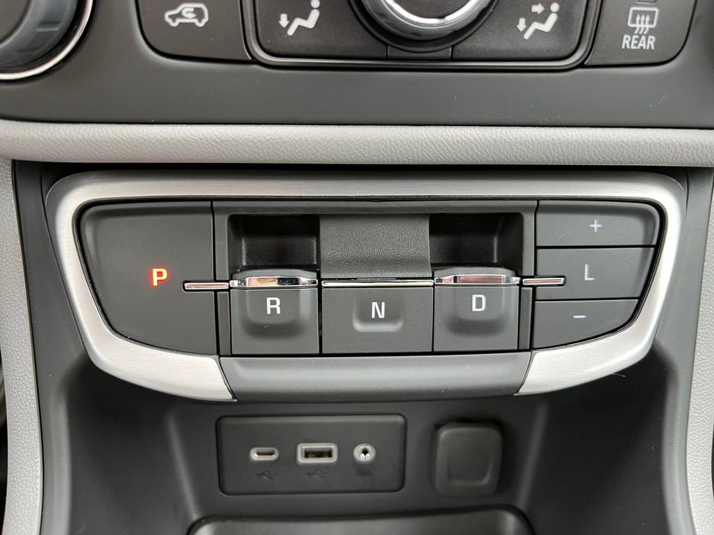 Used 2024 GMC Terrain SLE w/ Driver Convenience Package FWD image 14