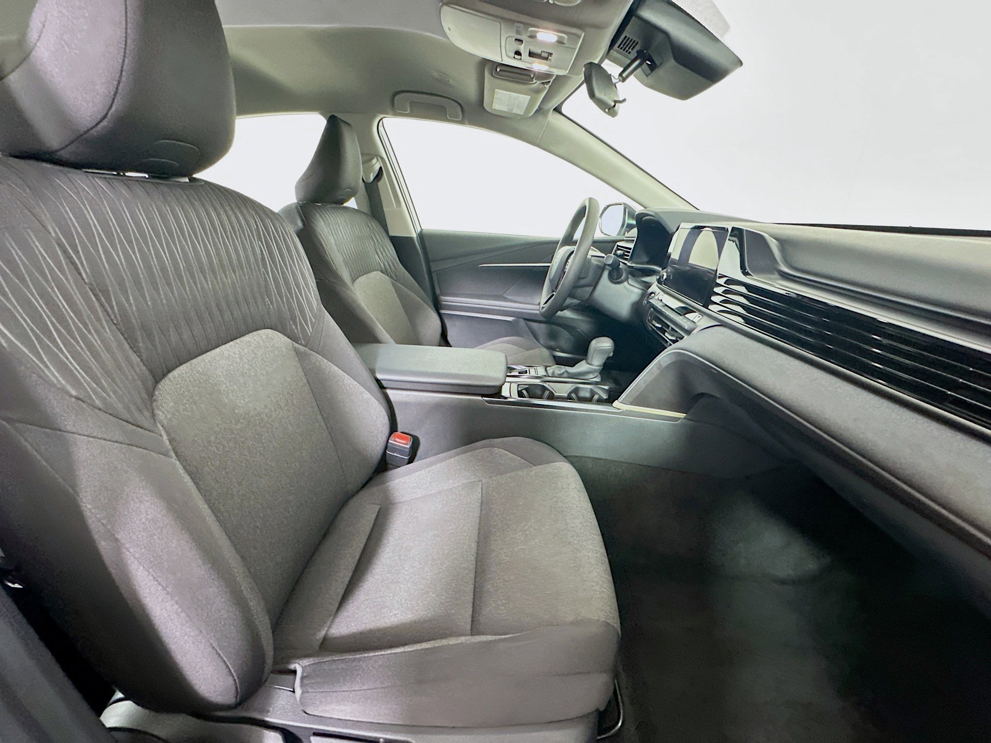 Used 2025 Toyota Camry LE image 29