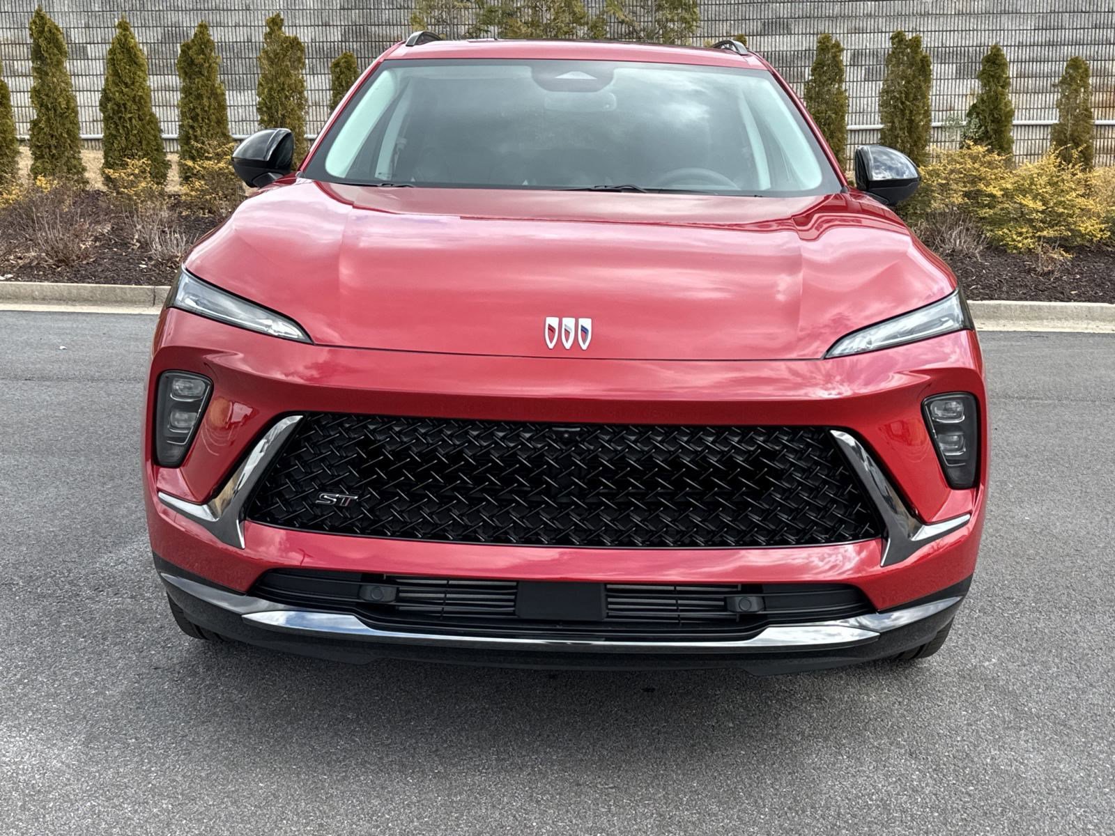 Used 2025 Buick Envision Sport Touring image 3