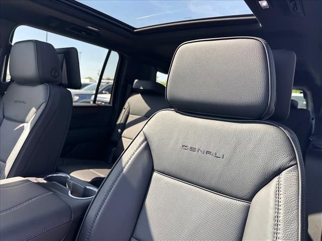 New 2026 GMC Yukon XL Denali w/ Denali Reserve Package AWD/4WD image 29